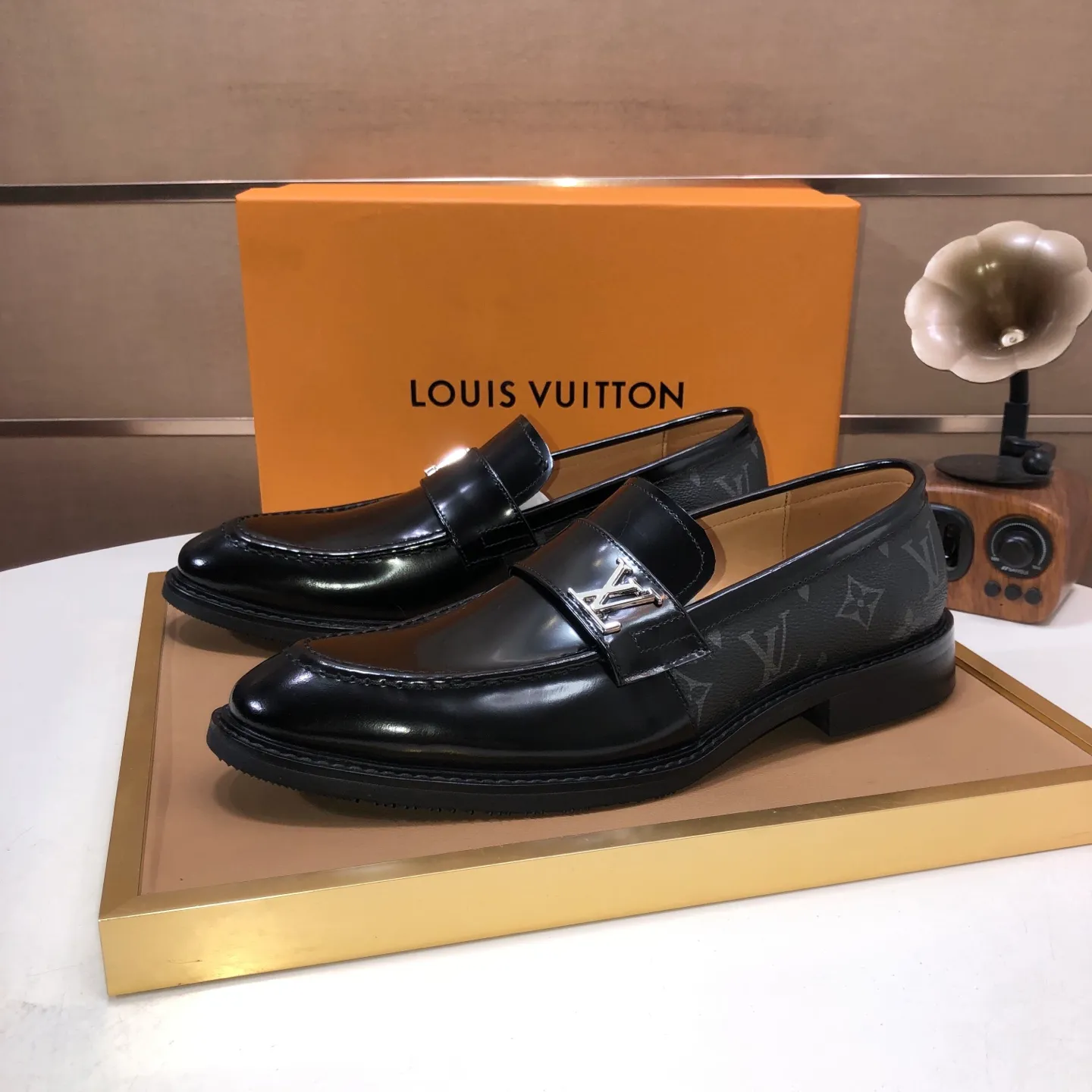 Men's shoes💰460💰【LOUIS VUITTON】(sheepskin lining) new cowhide LV formal shoes🎩🎩❗️🆘made one to one at the counter🎩original quality, imported cowhide upper➕full sheepskin lining➕original rubber outsole, {high quality visible}👣Size: 38-45 (45 custom-made)